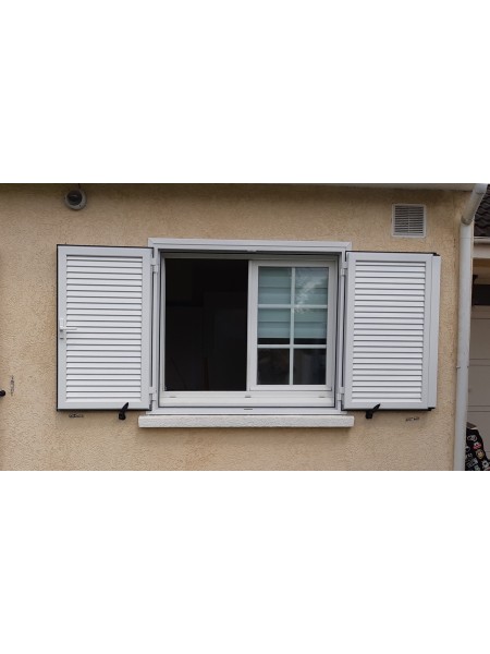F-02 | Fenêtre 2 vantaux PVC