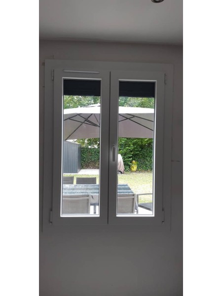 F-31 | Fenêtre 2 vantaux PVC