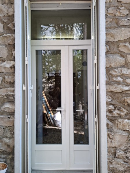 F-83 | Fenêtre 2 Vantaux + 1 Fixe PVC