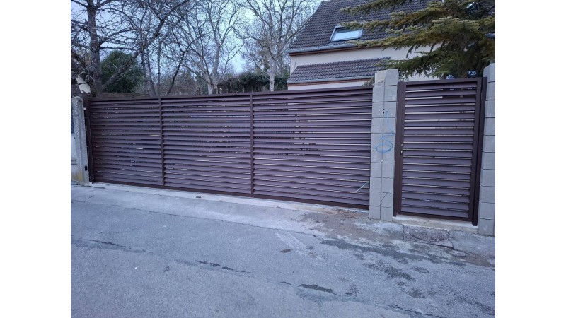 PO-56 Portail coulissant